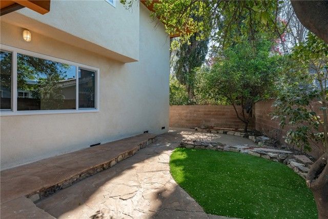 6539 Noble Avenue, Van Nuys (los Angeles), CA 91411