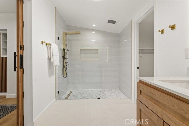 6539 Noble Avenue, Van Nuys (los Angeles), CA 91411