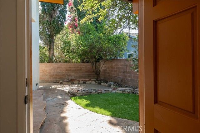 6539 Noble Avenue, Van Nuys (los Angeles), CA 91411