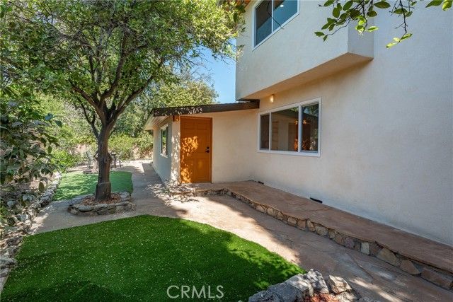 6539 Noble Avenue, Van Nuys (los Angeles), CA 91411