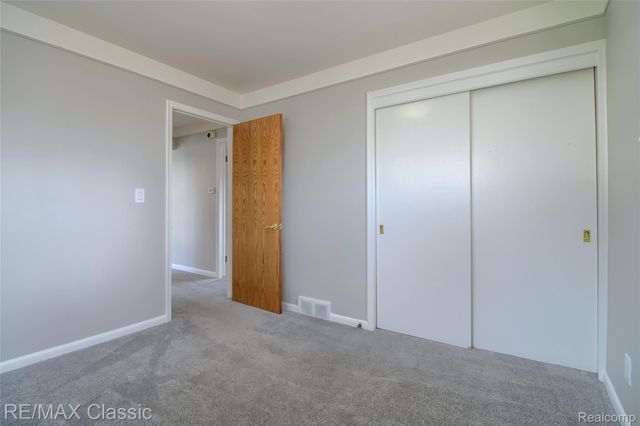 5155 Daron Lane, West Bloomfield Charter Township, MI 48324