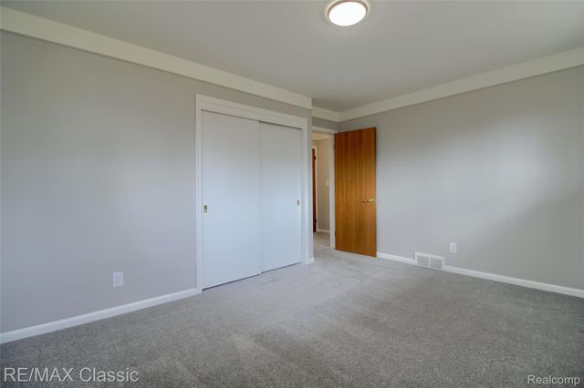 5155 Daron Lane, West Bloomfield Charter Township, MI 48324