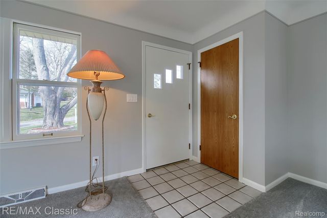 5155 Daron Lane, West Bloomfield Charter Township, MI 48324