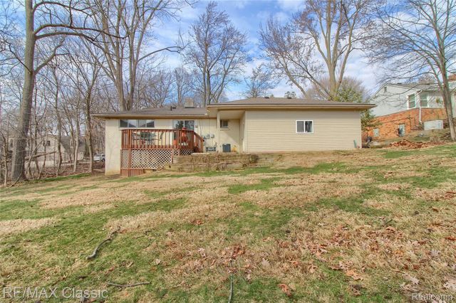 5155 Daron Lane, West Bloomfield Charter Township, MI 48324