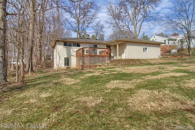 5155 Daron Lane, West Bloomfield Charter Township, MI 48324