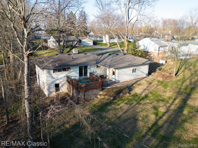 5155 Daron Lane, West Bloomfield Charter Township, MI 48324