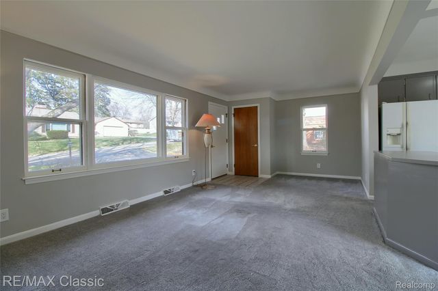 5155 Daron Lane, West Bloomfield Charter Township, MI 48324
