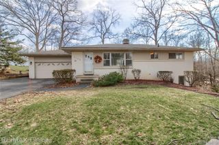 5155 Daron Lane, West Bloomfield Charter Township, MI 48324