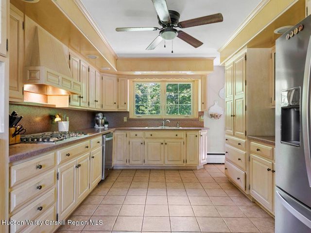 284 Tuckers Corners Road, Highland, NY 12528