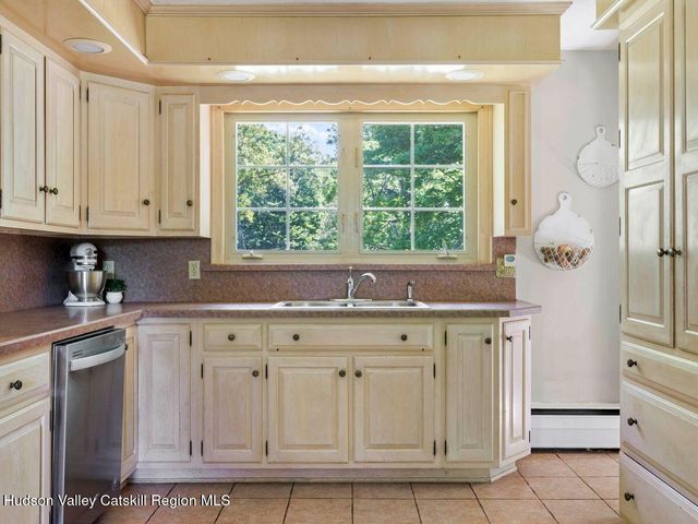 284 Tuckers Corners Road, Highland, NY 12528