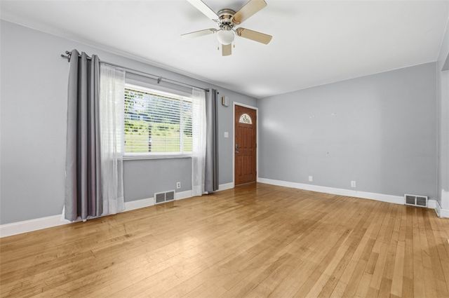601 Wack Dr, Rochester Twp, PA 15074
