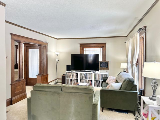 613 W Fountain Street, Albert Lea, MN 56007