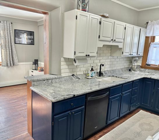 613 W Fountain Street, Albert Lea, MN 56007