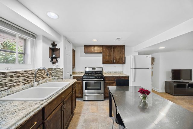 4906 W Argyle Street, Chicago, IL 60630