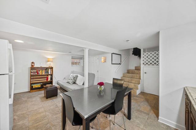 4906 W Argyle Street, Chicago, IL 60630
