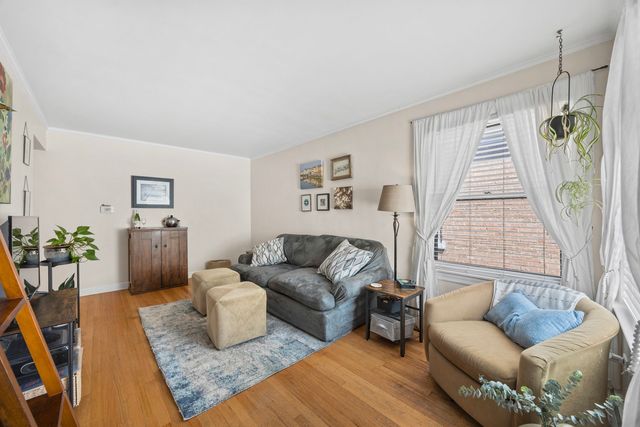 4906 W Argyle Street, Chicago, IL 60630