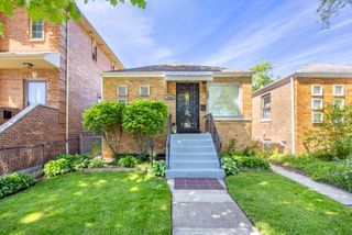 4906 W Argyle Street, Chicago, IL 60630
