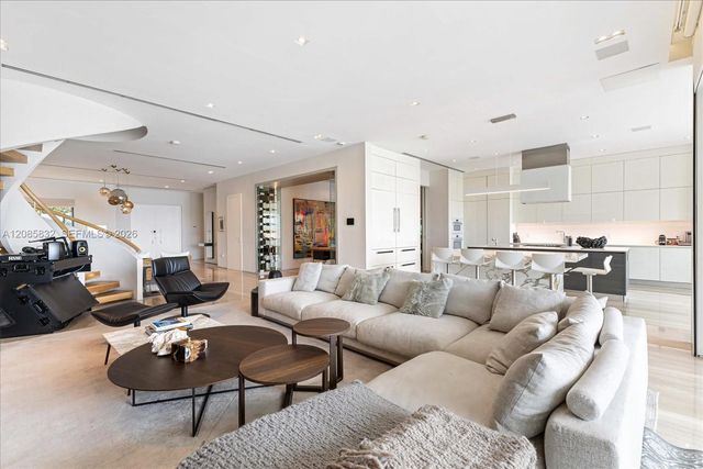 401 E Rivo Alto Drive, Miami Beach, FL 33139