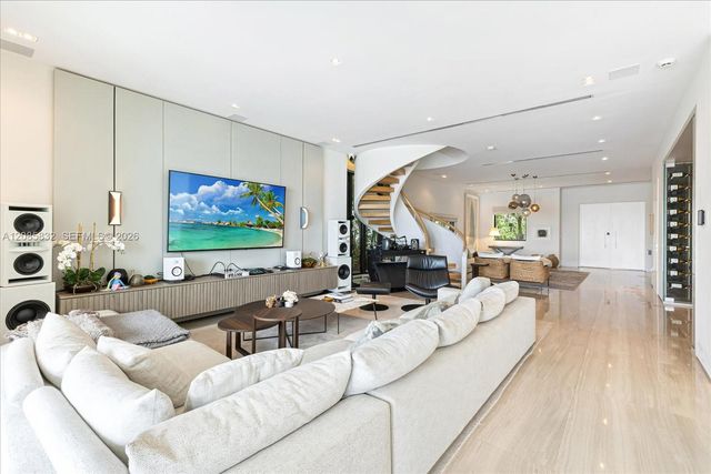 401 E Rivo Alto Drive, Miami Beach, FL 33139
