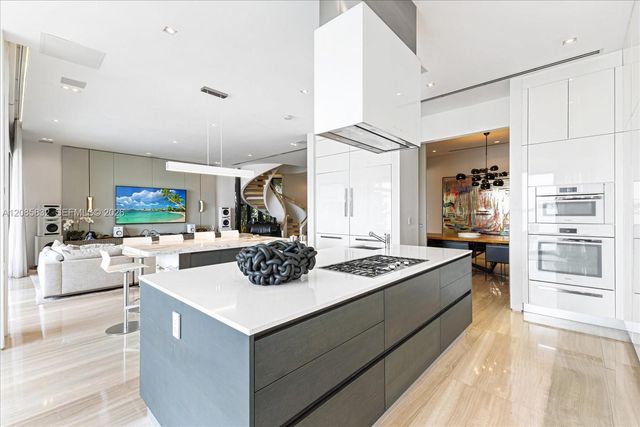 401 E Rivo Alto Drive, Miami Beach, FL 33139