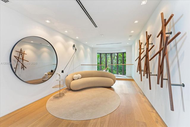 401 E Rivo Alto Drive, Miami Beach, FL 33139