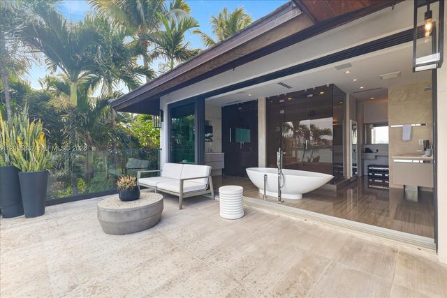 401 E Rivo Alto Drive, Miami Beach, FL 33139