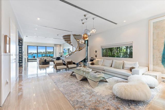 401 E Rivo Alto Drive, Miami Beach, FL 33139