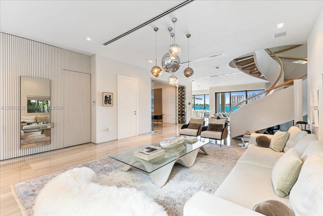 401 E Rivo Alto Drive, Miami Beach, FL 33139
