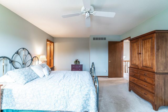 2819 Golden Fields Court, Fort Wayne, IN 46818