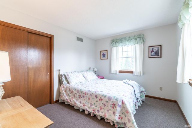 2819 Golden Fields Court, Fort Wayne, IN 46818