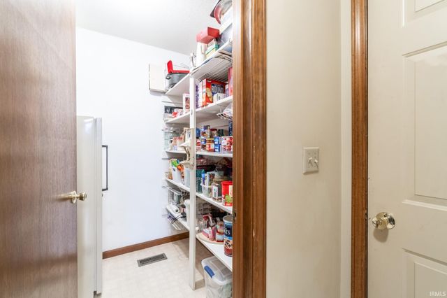 2819 Golden Fields Court, Fort Wayne, IN 46818