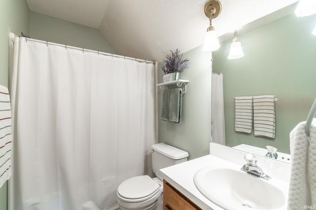 2819 Golden Fields Court, Fort Wayne, IN 46818