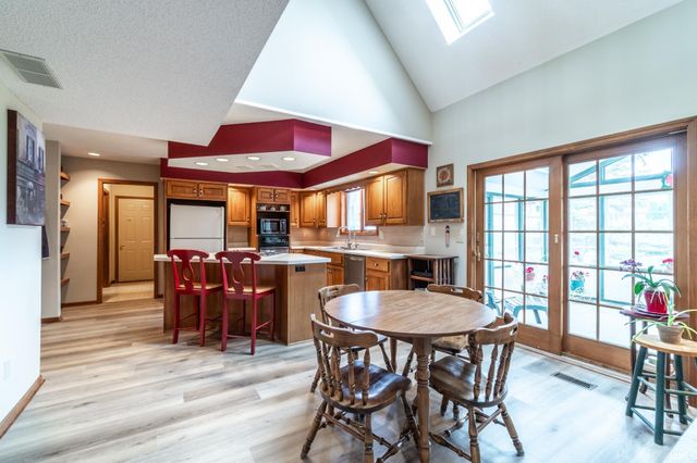 2819 Golden Fields Court, Fort Wayne, IN 46818