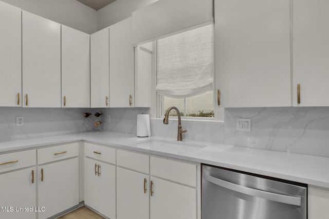 115 Camden Court, Madison, MS 39110