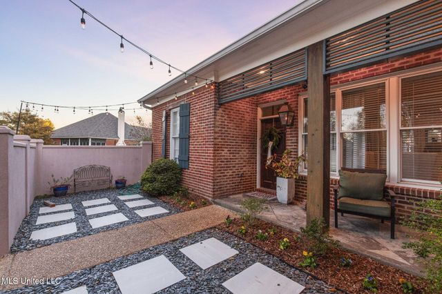 115 Camden Court, Madison, MS 39110