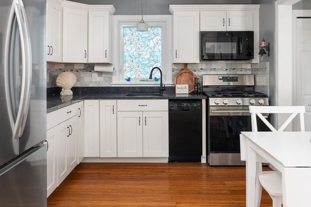 72 Bay Road, Barrington, RI 02806