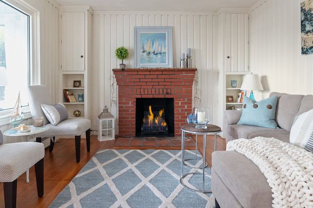 72 Bay Road, Barrington, RI 02806
