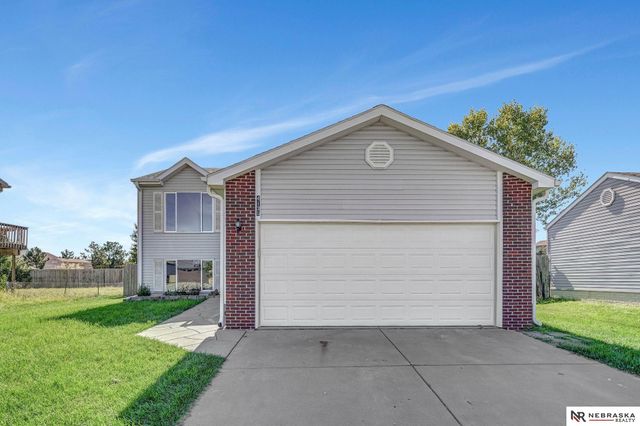 4135 W Huntington Avenue, Lincoln, NE 68528
