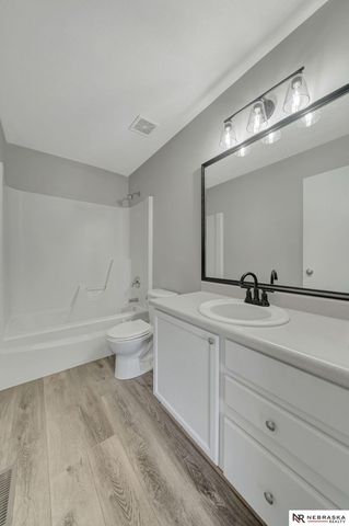 4135 W Huntington Avenue, Lincoln, NE 68528