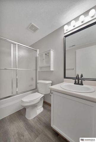 4135 W Huntington Avenue, Lincoln, NE 68528