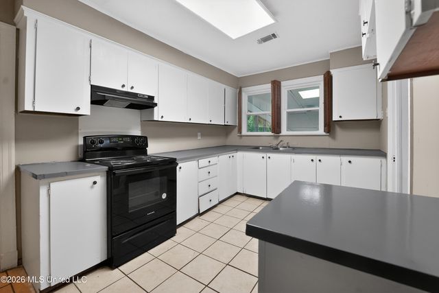 3021 Downing Street, Jackson, MS 39216
