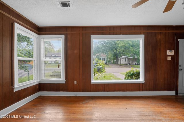 3021 Downing Street, Jackson, MS 39216