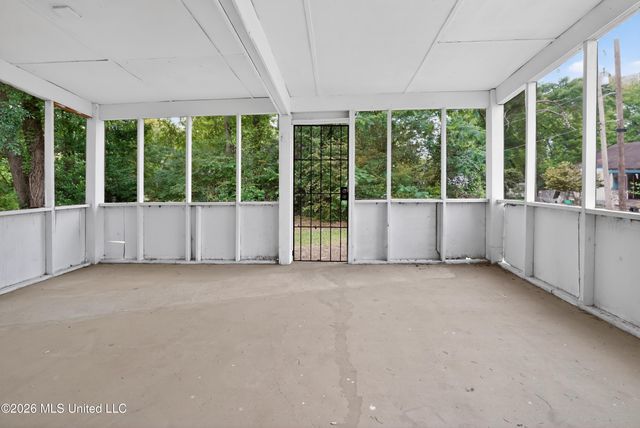 3021 Downing Street, Jackson, MS 39216