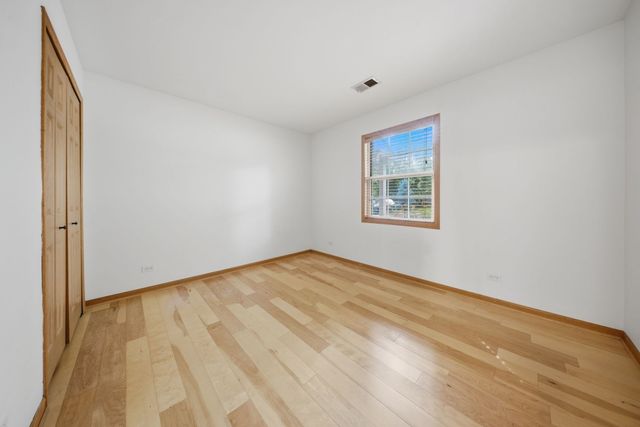225 Columbia Court 5, Schaumburg, IL 60193