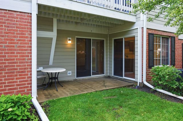 225 Columbia Court 5, Schaumburg, IL 60193