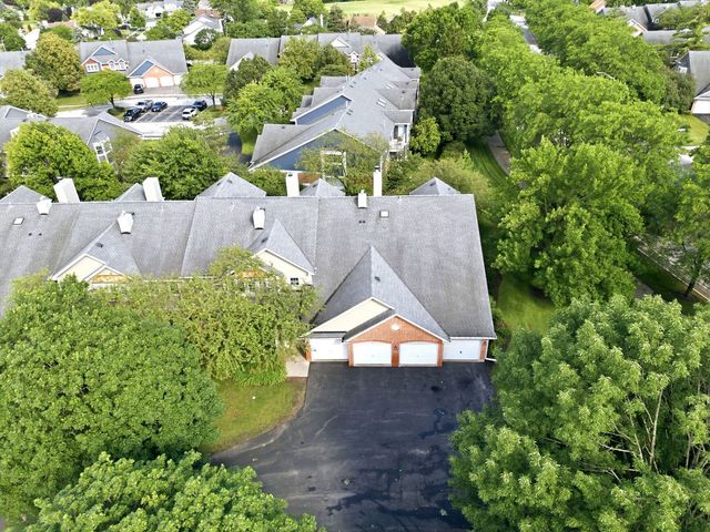 225 Columbia Court 5, Schaumburg, IL 60193