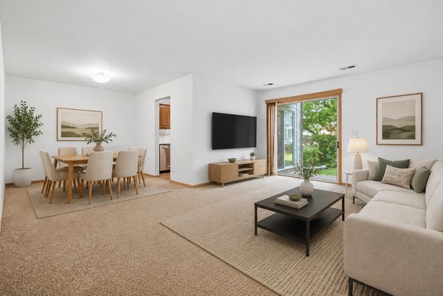 225 Columbia Court 5, Schaumburg, IL 60193