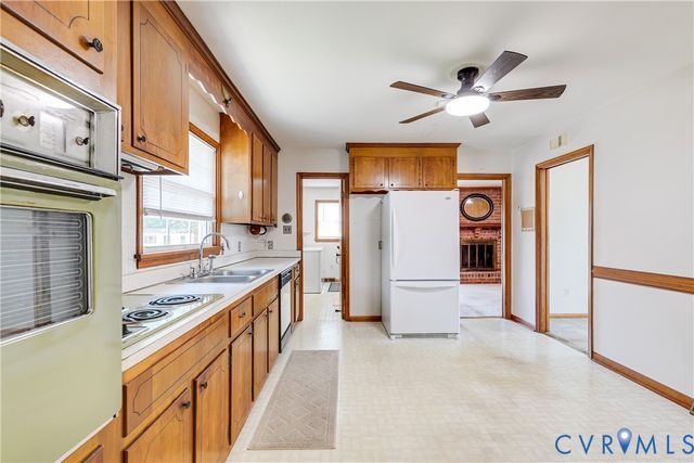 7266 Bellspring Dr, Mechanicsville, VA 23111