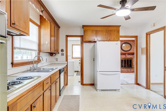 7266 Bellspring Dr, Mechanicsville, VA 23111
