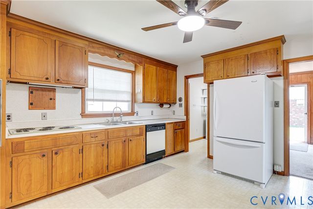 7266 Bellspring Dr, Mechanicsville, VA 23111